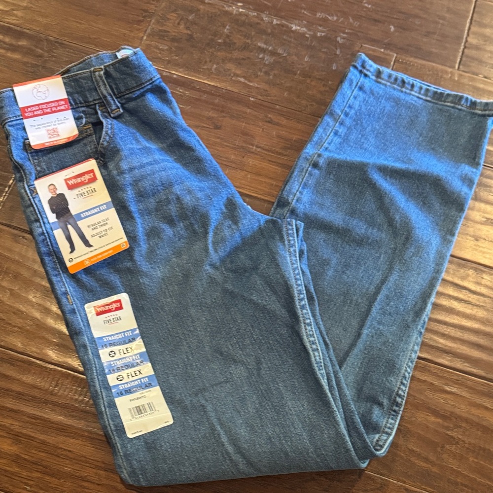 NWT Wrangler Kids Relaxed Fit Blue Jeans